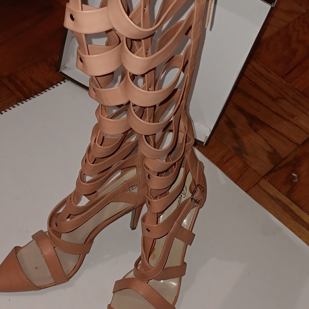 Beackelles pink high heels